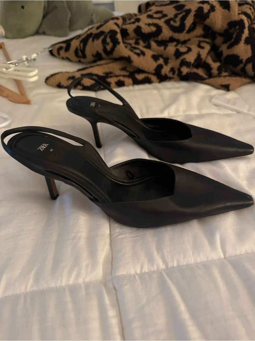 ZARA Black Slingback kitten heels - Picture 2 of 4